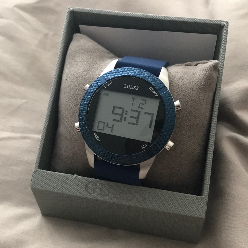 *SOLD* GUESS Men’s Altheisure Watch BRAND NEW!
